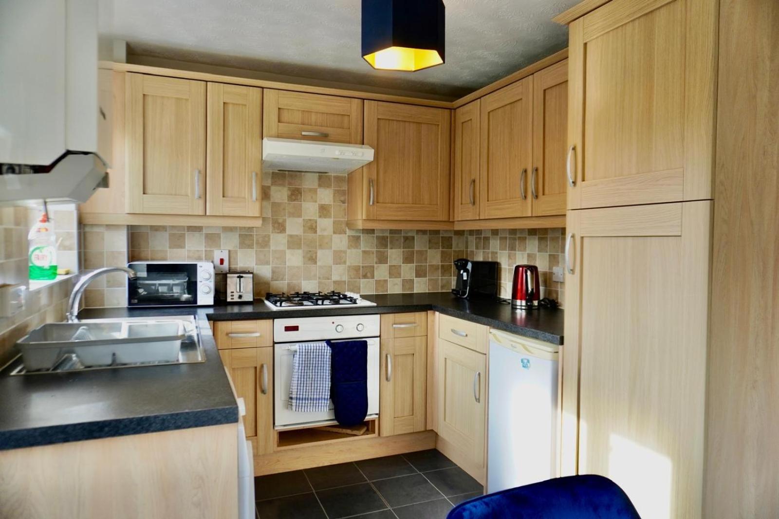 2 Bed With Parking And Netflix Villa Nottingham Exterior photo
